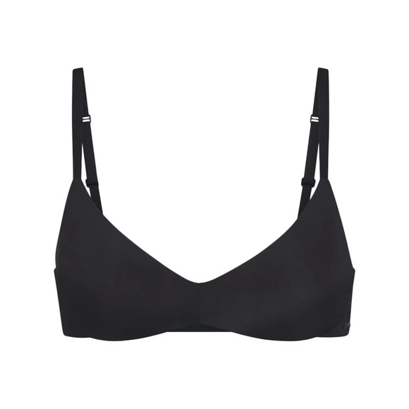 Skims Wireless Push Up Bra - Picture 2 of 6